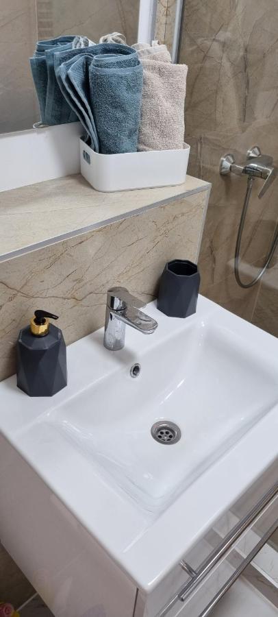 Elias Luxury * קונסטנצה