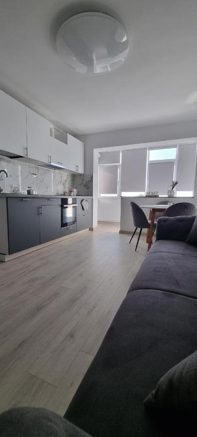 Elias Luxury * קונסטנצה