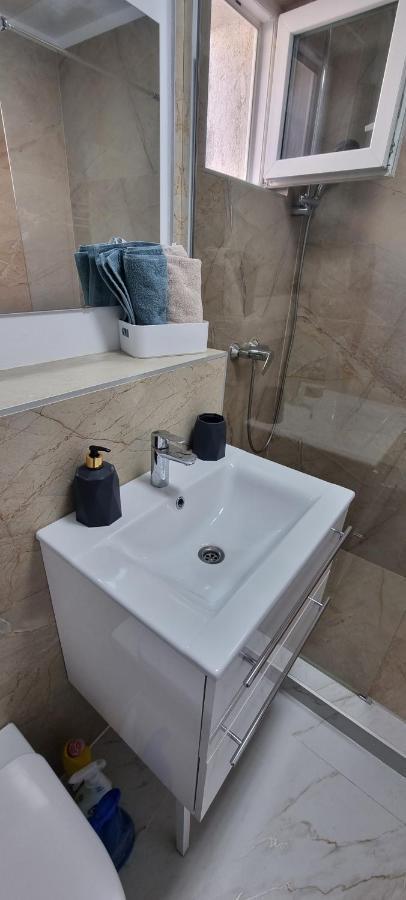 Elias Luxury *