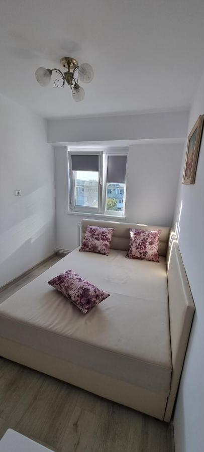 Elias Luxury